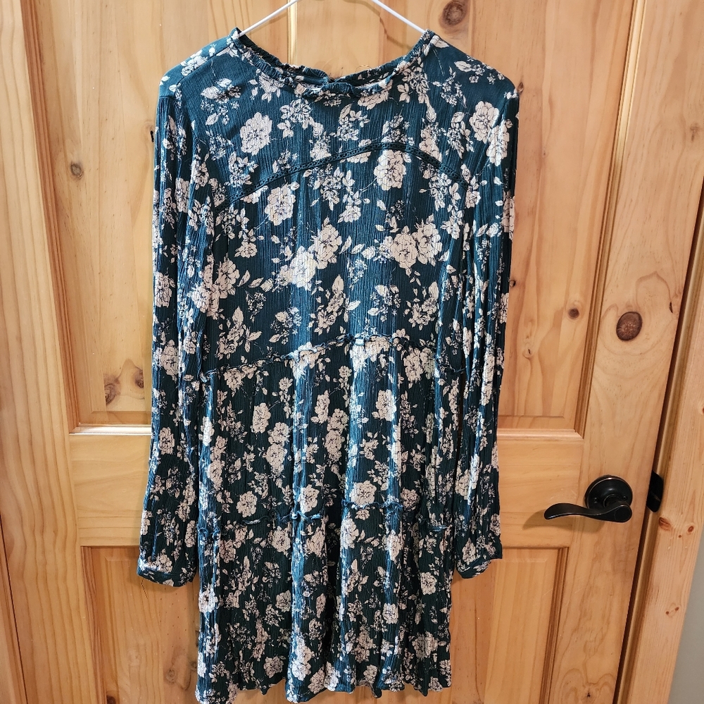 Green and cream long sleeved dress